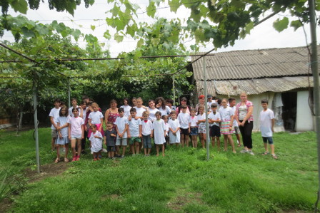 Photo : des enfants du camp 2019 à Todnisk̕ari
