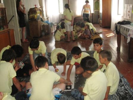 Photo : Les enfants du camp en pleine action